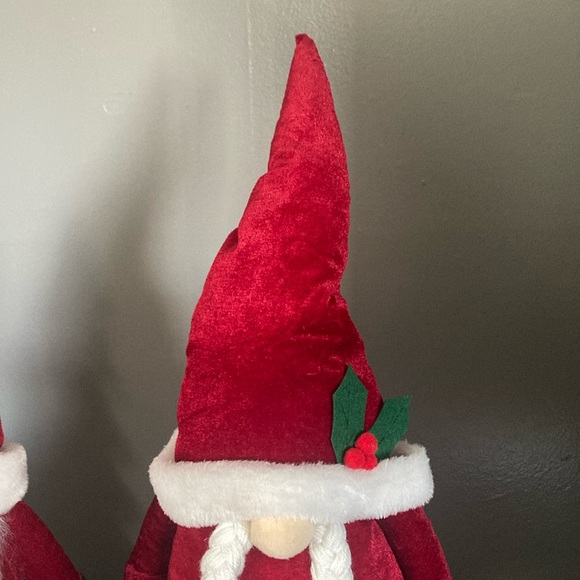 NWT- Santa & Mrs. Claus Greeter Gnome Decorations w/ Extendable Legs 27”-37”H - Picture 9 of 17